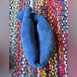 BLUE FUZZY MASSAGING NECK PILLOW